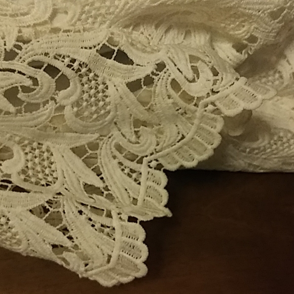 NWOT-  CHICO'S - CREME LACE TOP - 3 - Picture 3 of 8